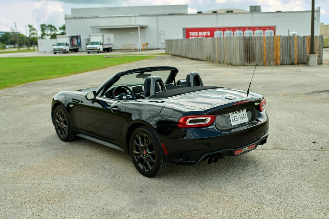 2017 Fiat 124 Spider - Image 11 of 31