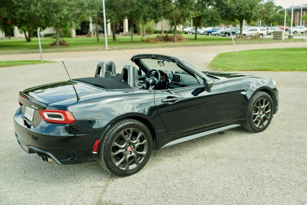 2017 Fiat 124 Spider - Image 14 of 31