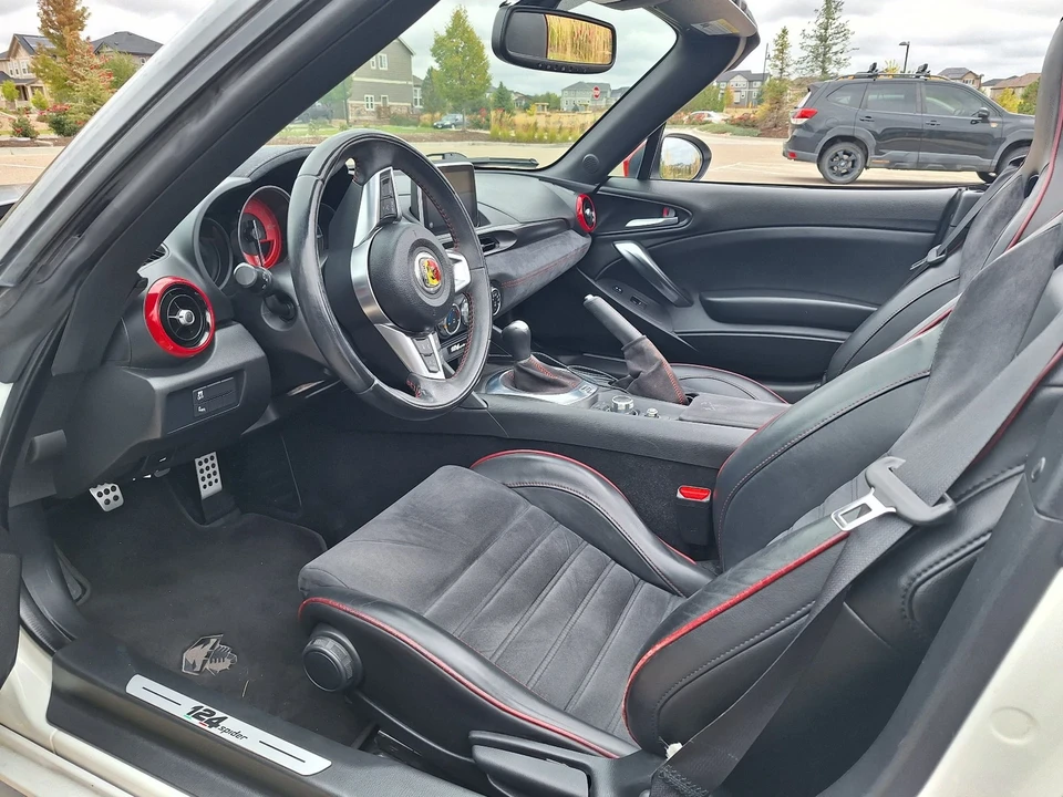 2017 Fiat 124 Spider - Image 8 of 20