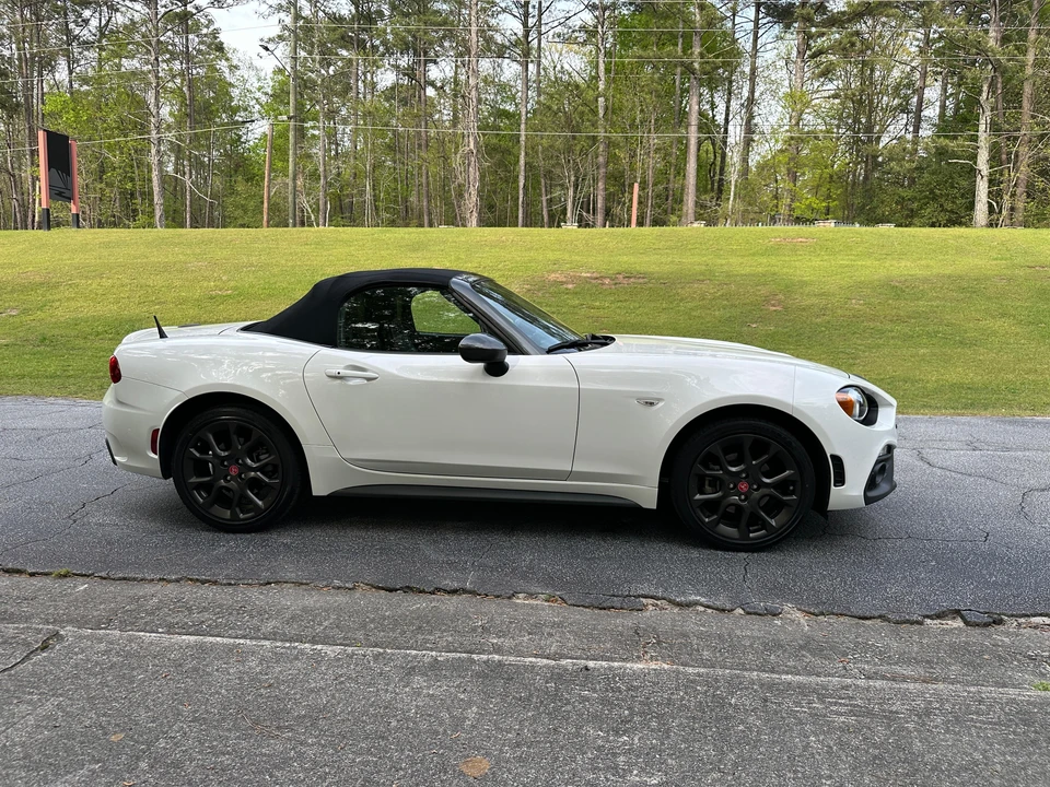 2017 Fiat 124 Spider - Image 19 of 31