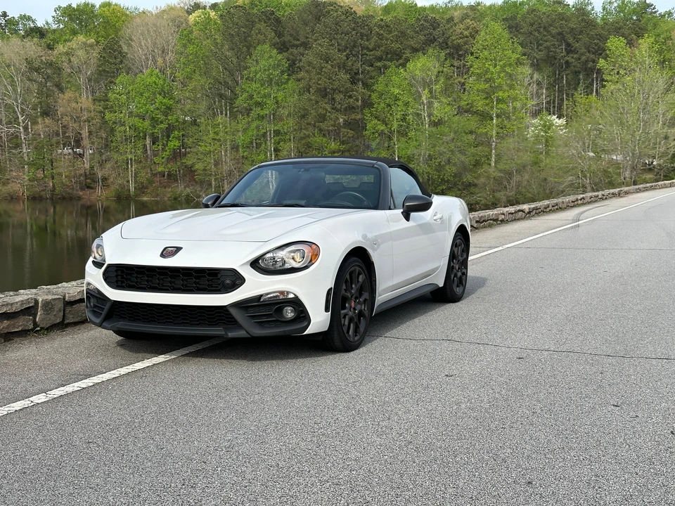 2017 Fiat 124 Spider - Image 13 of 31