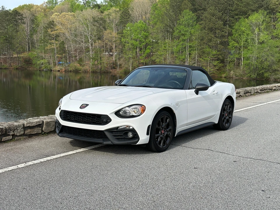 2017 Fiat 124 Spider - Image 14 of 31