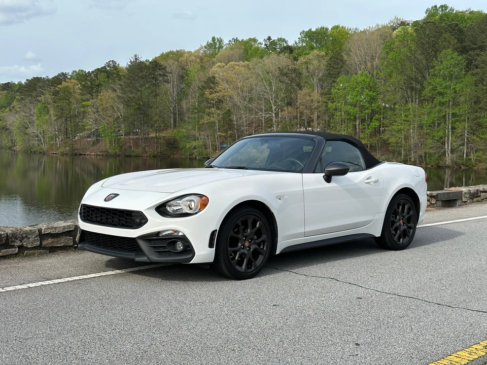 2017 Fiat 124 Spider - Image 15 of 31