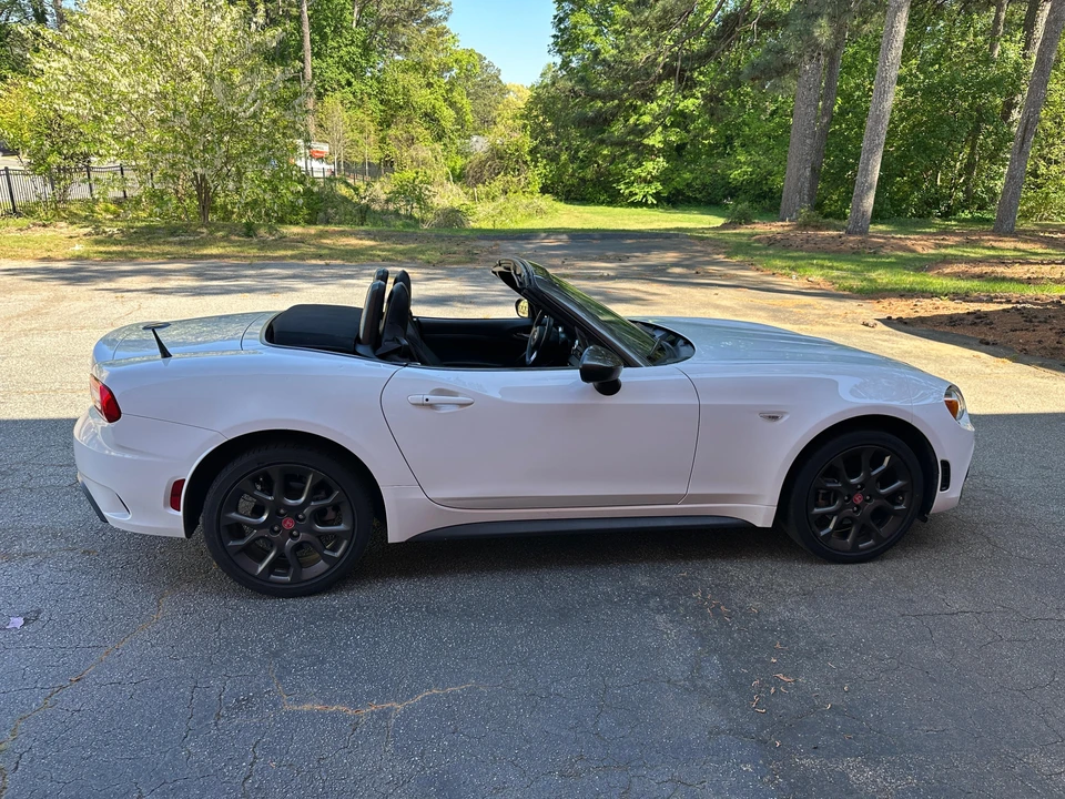 2017 Fiat 124 Spider - Image 10 of 31