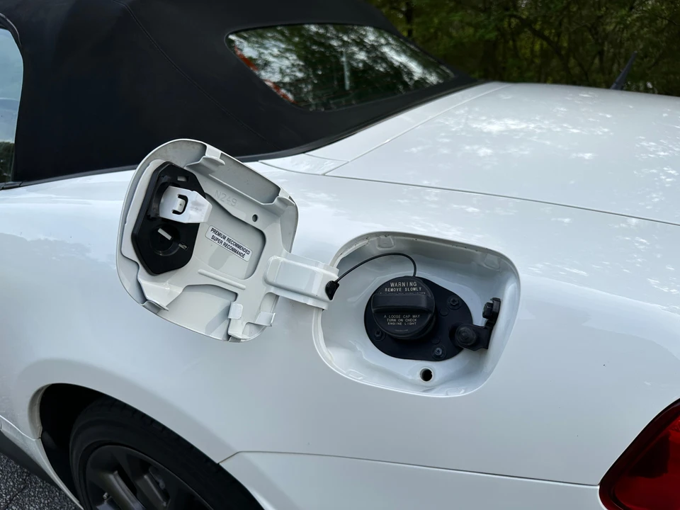 2017 Fiat 124 Spider - Image 25 of 31