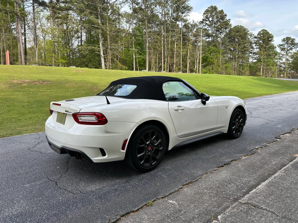 2017 Fiat 124 Spider - Image 18 of 31