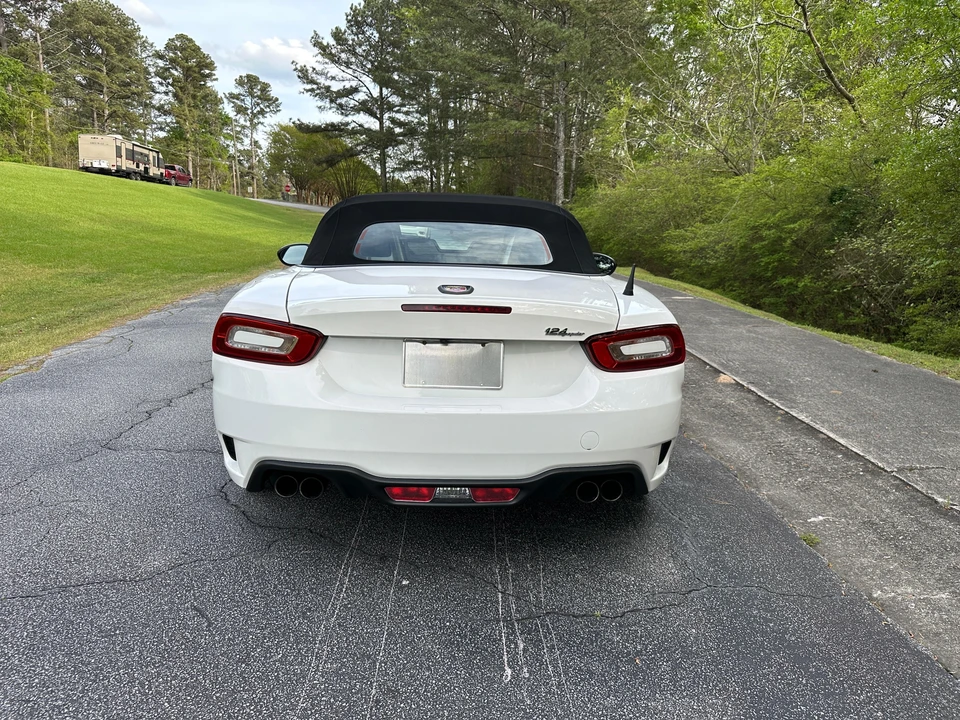 2017 Fiat 124 Spider - Image 17 of 31