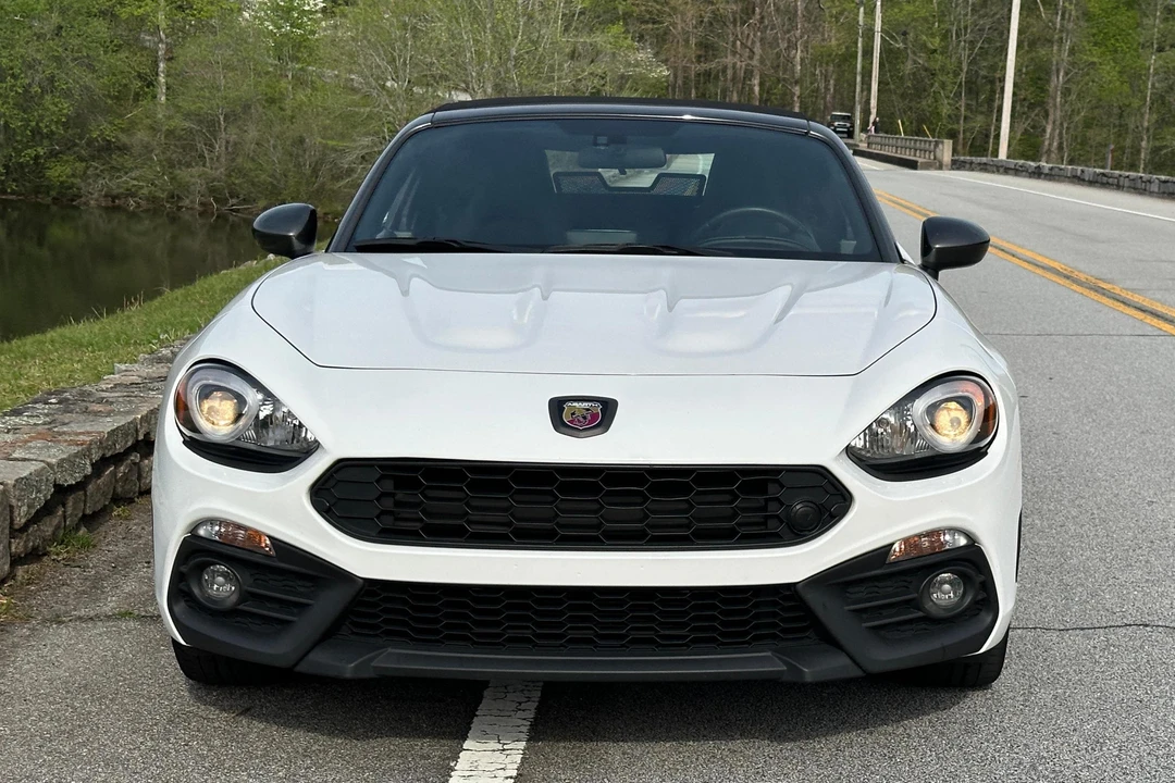 2017 Fiat 124 Spider - Image 2 of 31