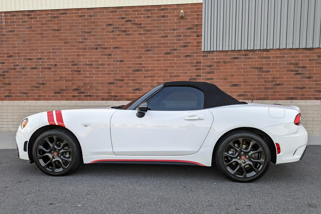 2017 Fiat 124 Spider - Image 15 of 31