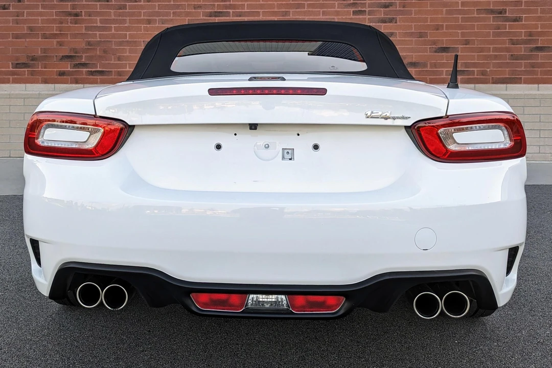2017 Fiat 124 Spider - Image 5 of 31