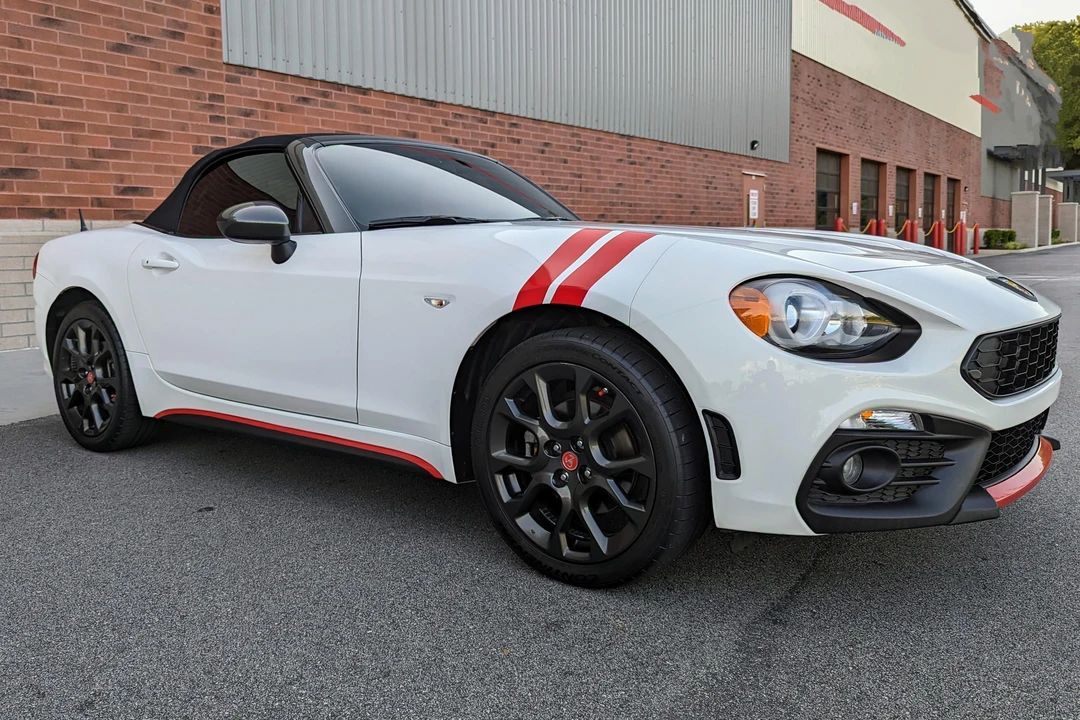 2017 Fiat 124 Spider - Image 25 of 31