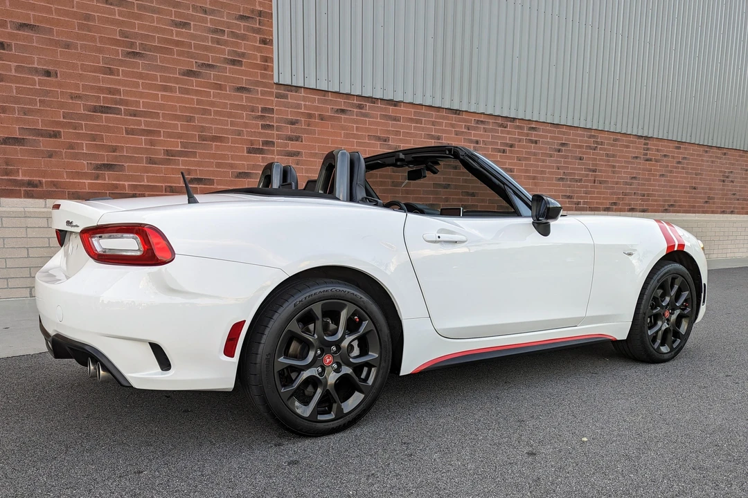 2017 Fiat 124 Spider - Image 4 of 31