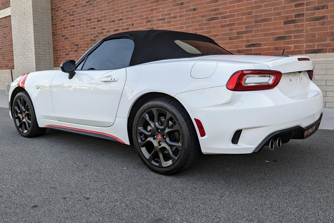 2017 Fiat 124 Spider - Image 17 of 31