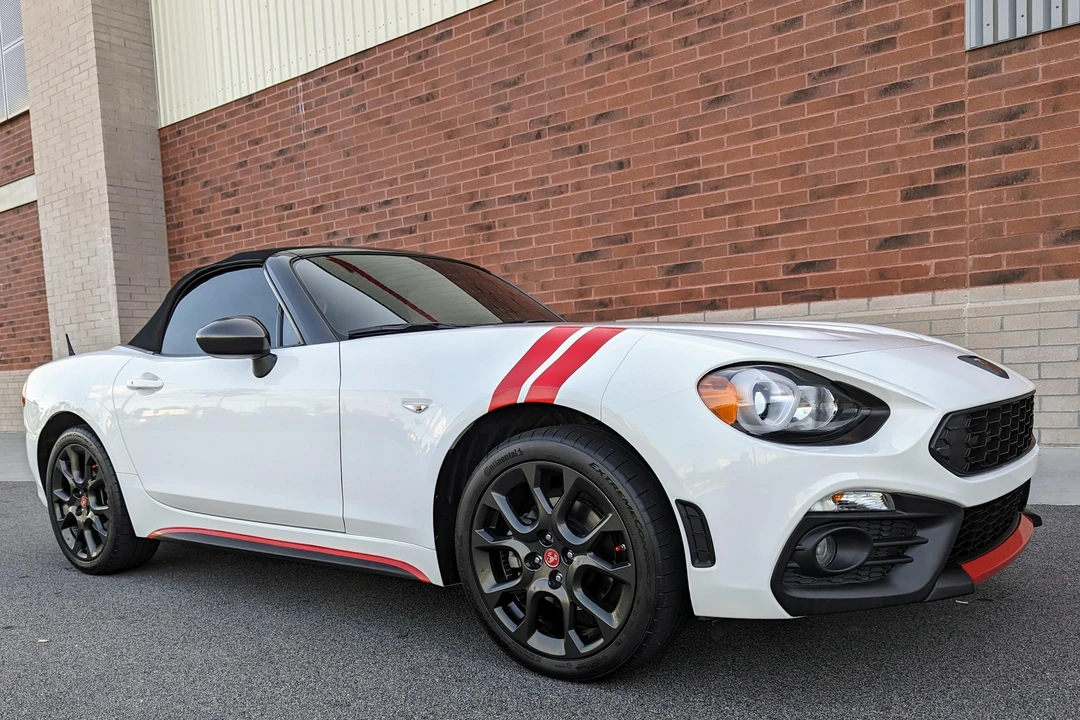 2017 Fiat 124 Spider - Image 26 of 31