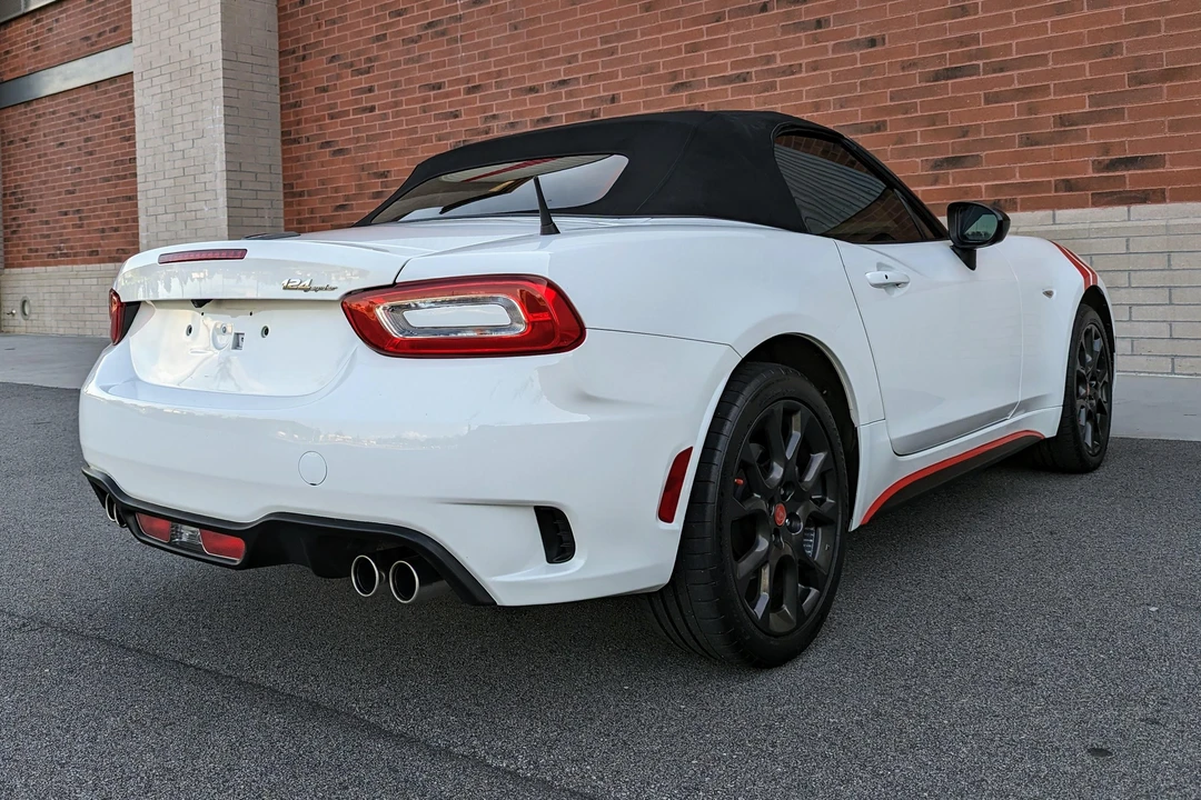 2017 Fiat 124 Spider - Image 20 of 31