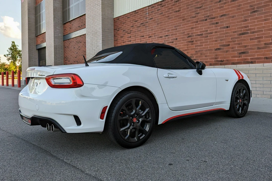 2017 Fiat 124 Spider - Image 22 of 31
