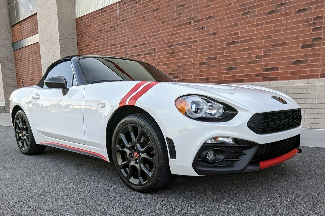 2017 Fiat 124 Spider - Image 27 of 31