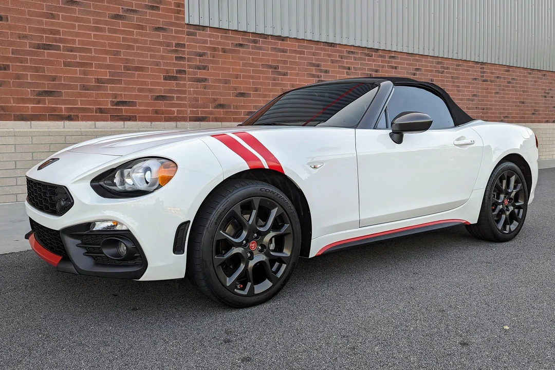 2017 Fiat 124 Spider - Image 13 of 31