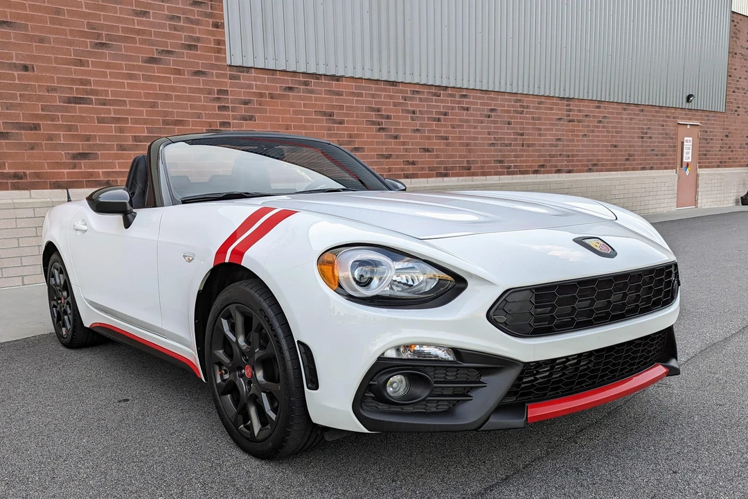 2017 Fiat 124 Spider - Image 28 of 31