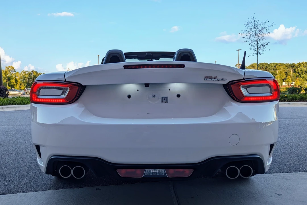 2017 Fiat 124 Spider - Image 19 of 31