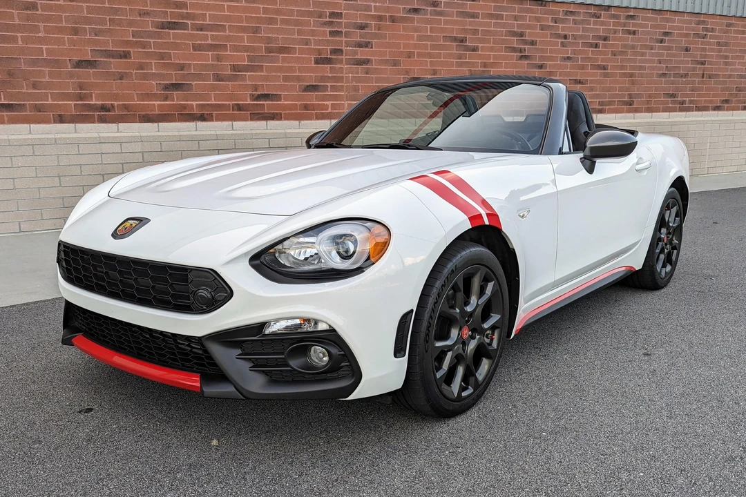 2017 Fiat 124 Spider - Image 9 of 31