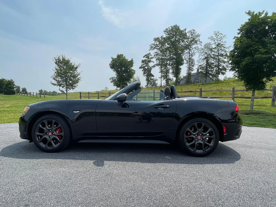 2017 Fiat 124 Spider - Image 9 of 31