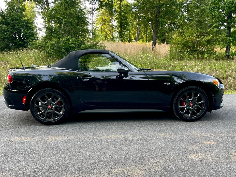 2017 Fiat 124 Spider - Image 24 of 31