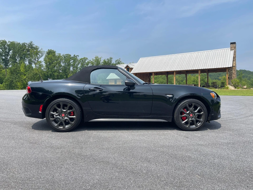 2017 Fiat 124 Spider - Image 22 of 31