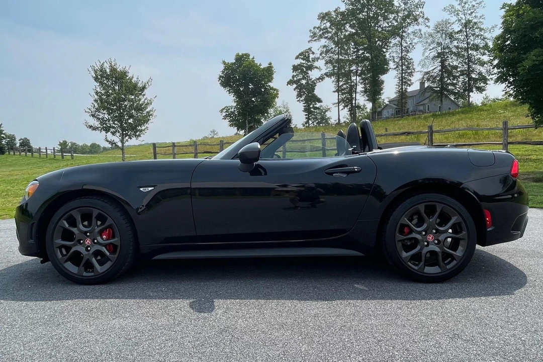 2017 Fiat 124 Spider - Image 3 of 31