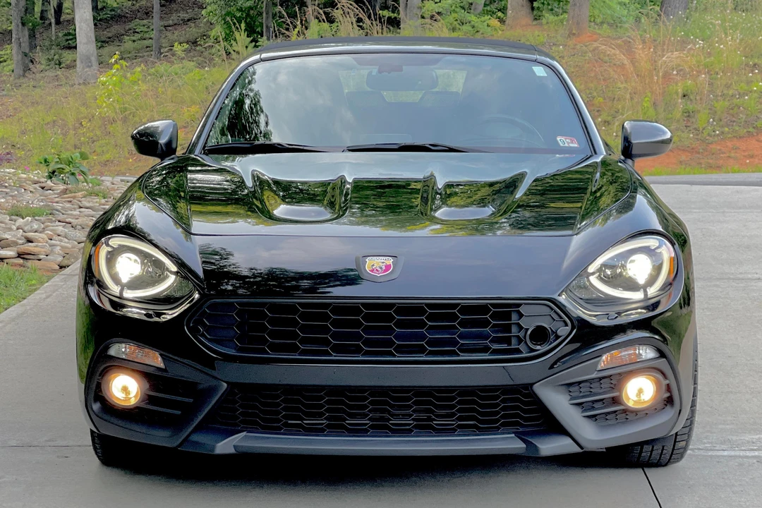 2017 Fiat 124 Spider - Image 2 of 31