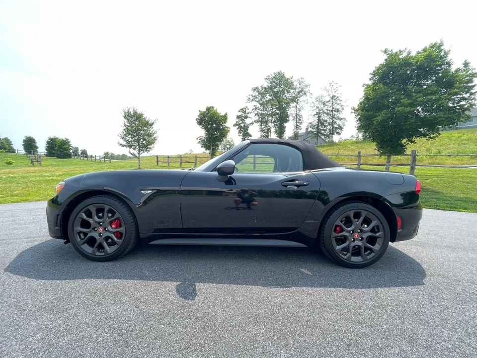 2017 Fiat 124 Spider - Image 16 of 31