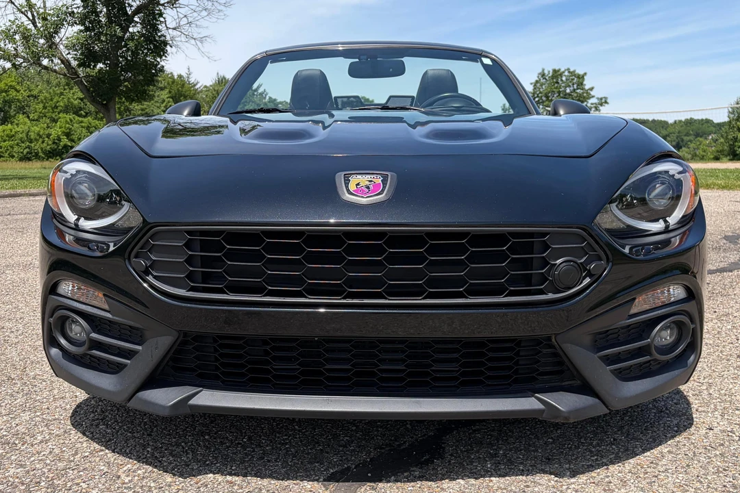 2017 Fiat 124 Spider - Image 2 of 31