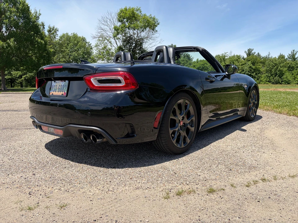 2017 Fiat 124 Spider - Image 10 of 31