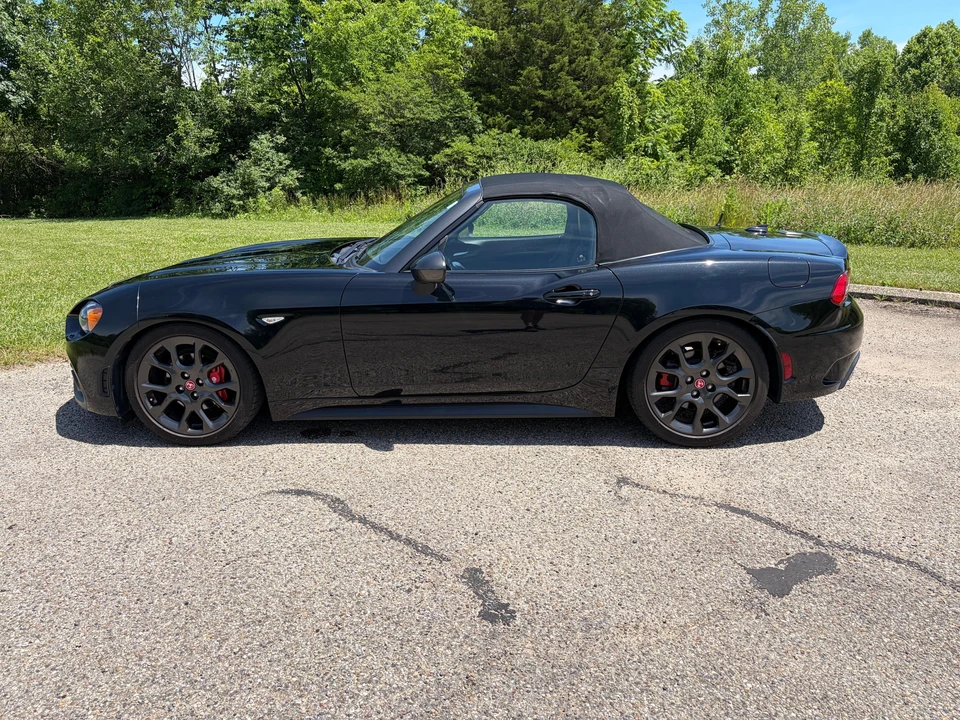 2017 Fiat 124 Spider - Image 13 of 31