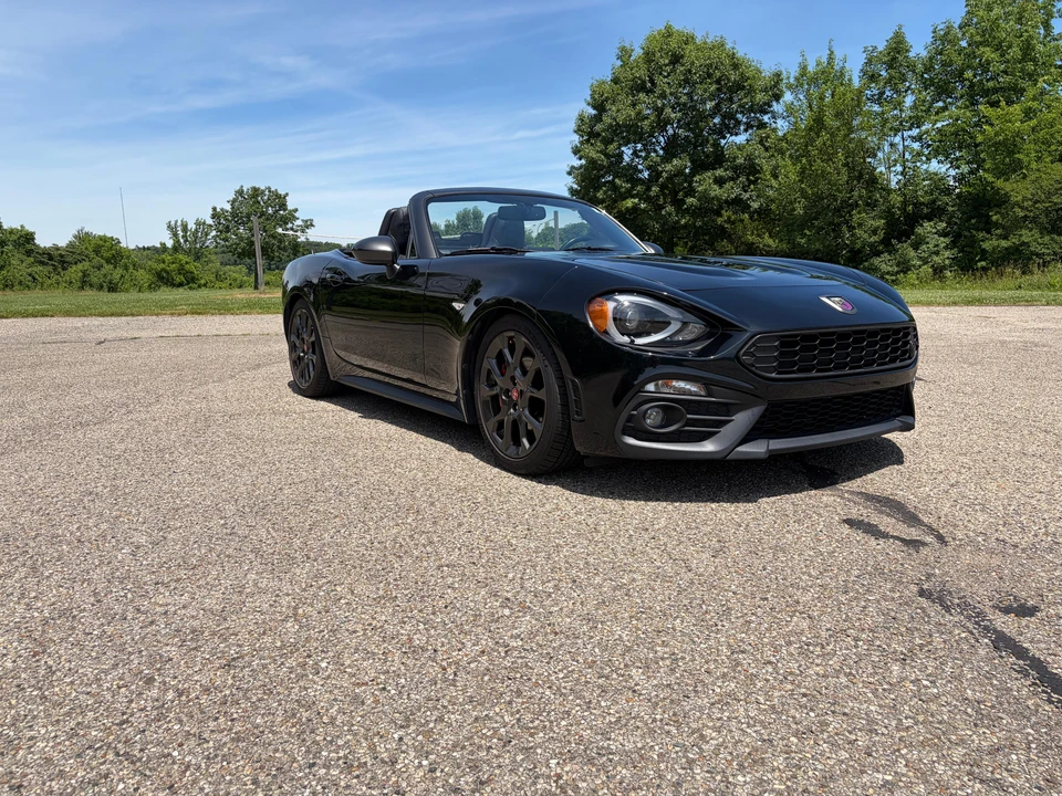 2017 Fiat 124 Spider - Image 12 of 31