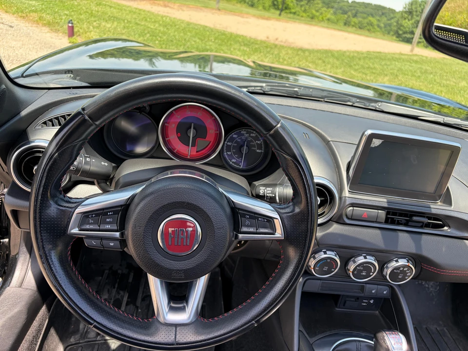 2017 Fiat 124 Spider - Image 31 of 31