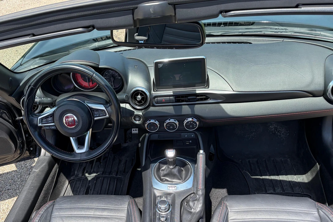 2017 Fiat 124 Spider - Image 25 of 31