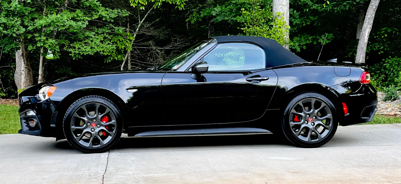 2017 Fiat 124 Spider - Image 17 of 31