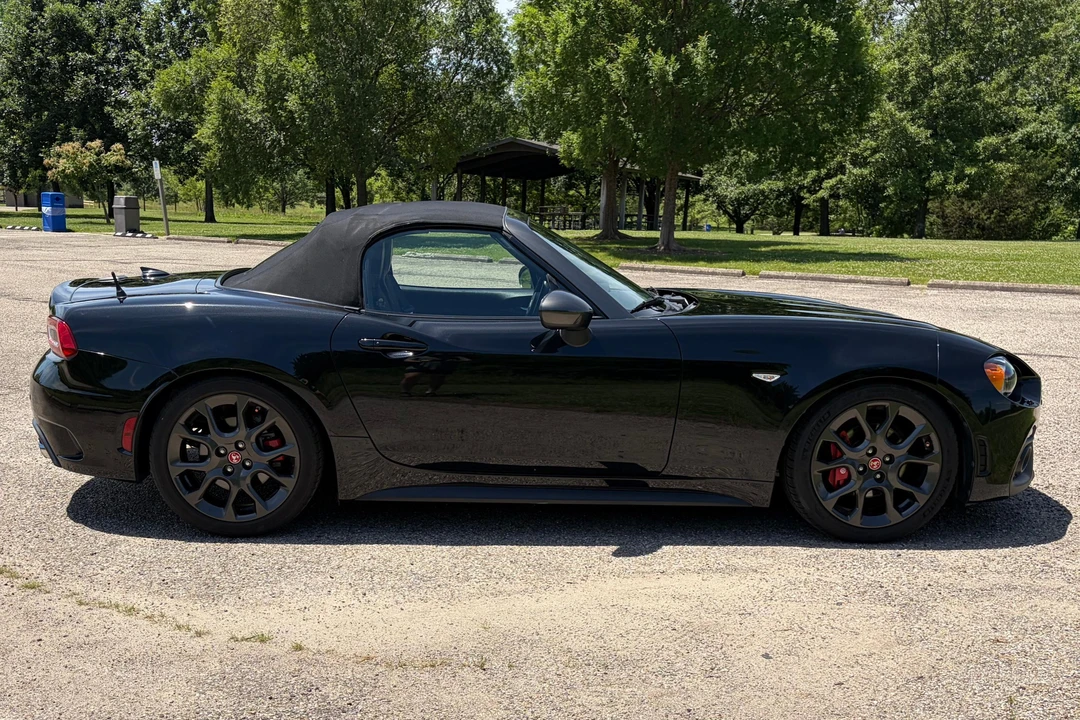 2017 Fiat 124 Spider - Image 3 of 31