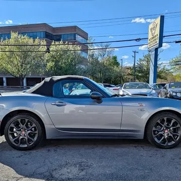 2017 Fiat 124 Spider Abarth