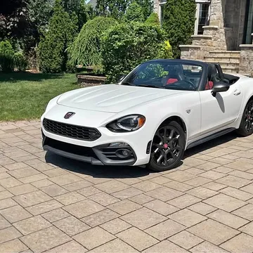 2017 Fiat 124 Spider Abarth