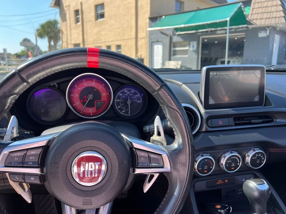 2017 Fiat 124 Spider - Image 11 of 15