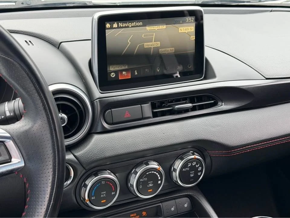 2017 Fiat 124 Spider - Image 17 of 20