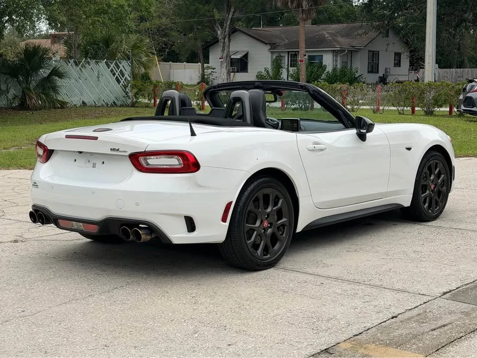 2017 Fiat 124 Spider - Image 7 of 20