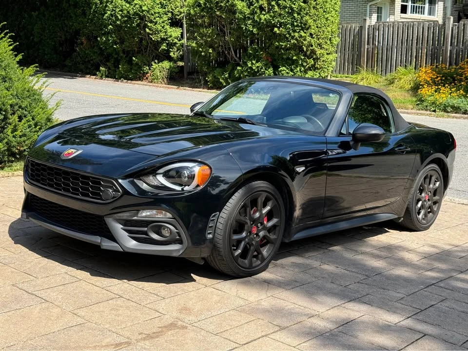 2017 Fiat 124 Spider - Image 2 of 3