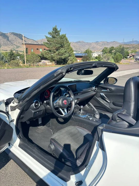 2017 Fiat 124 Spider - Image 14 of 19