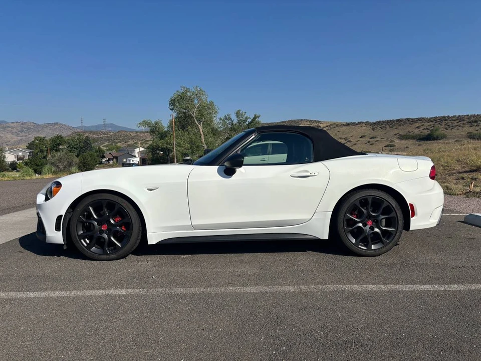 2017 Fiat 124 Spider - Image 19 of 19