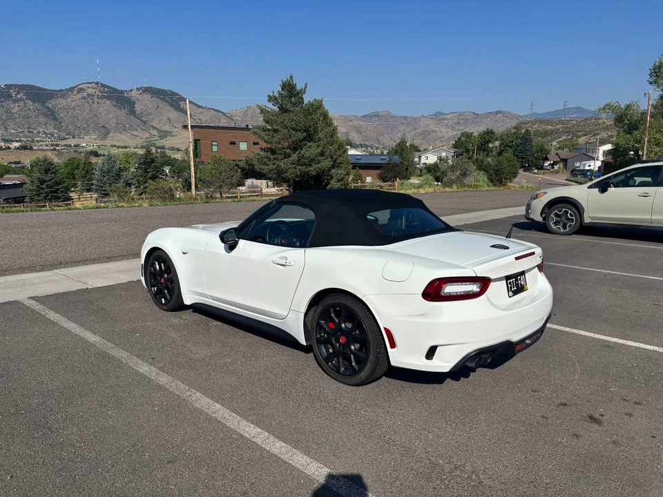 2017 Fiat 124 Spider - Image 18 of 19