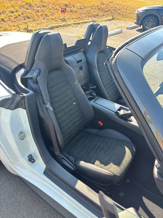 2017 Fiat 124 Spider - Image 12 of 19