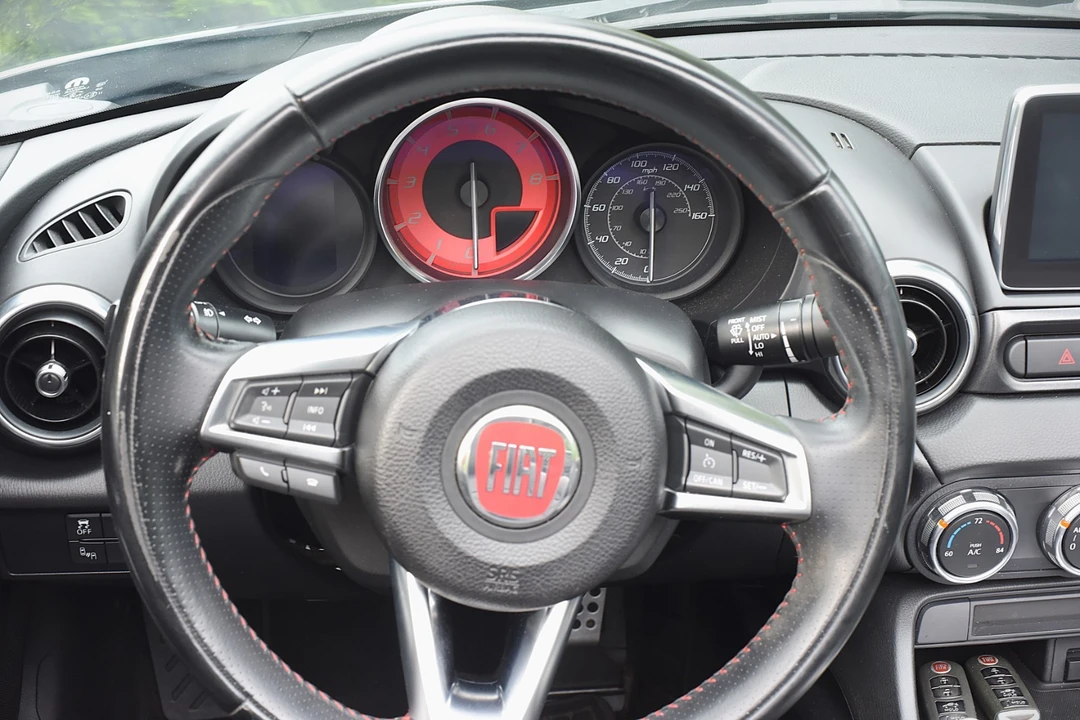 2017 Fiat 124 Spider - Image 7 of 20